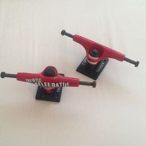 Thunder Skateboard Trucks